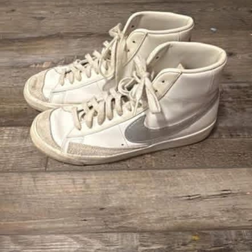 Nike blazers White and Silver High-Top Sneakers